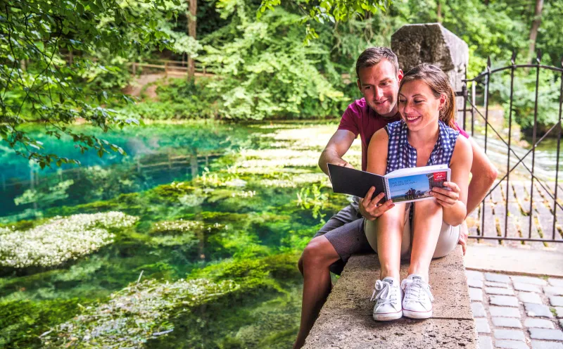  Au bord du Blautopf à Blaubeuren