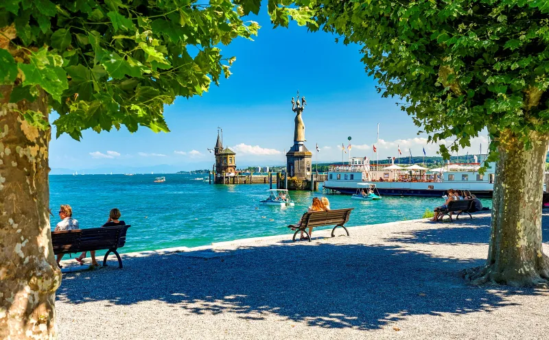 Le port de la ville de Kontanz avec vue sur l'Imperia