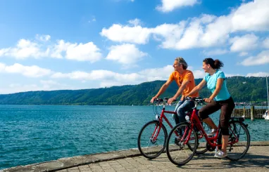 Radler am Überlinger Hafen