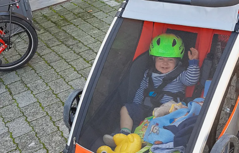 La famille au complet à vélo sur le lac de Constance