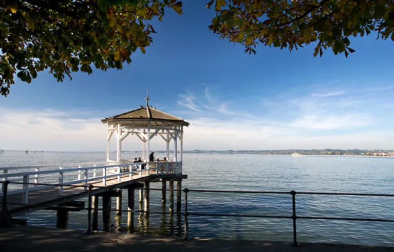 Pavillon dans le lac de Constance près de Bregenz